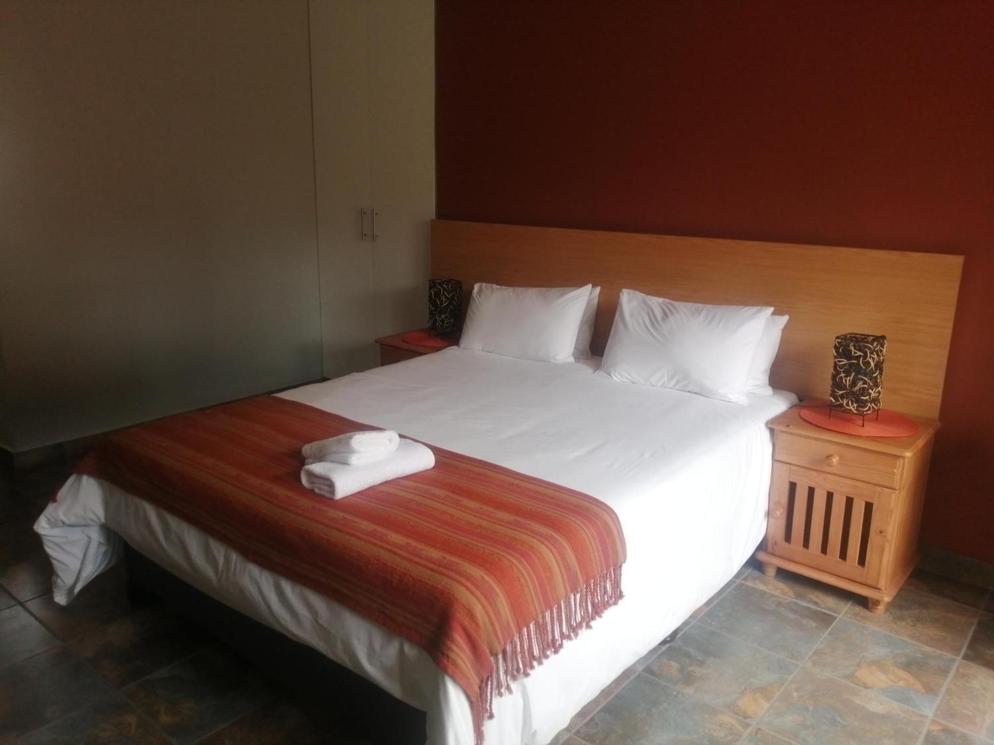 24 Onvrey 3 Star Guest House Boksburg Extérieur photo