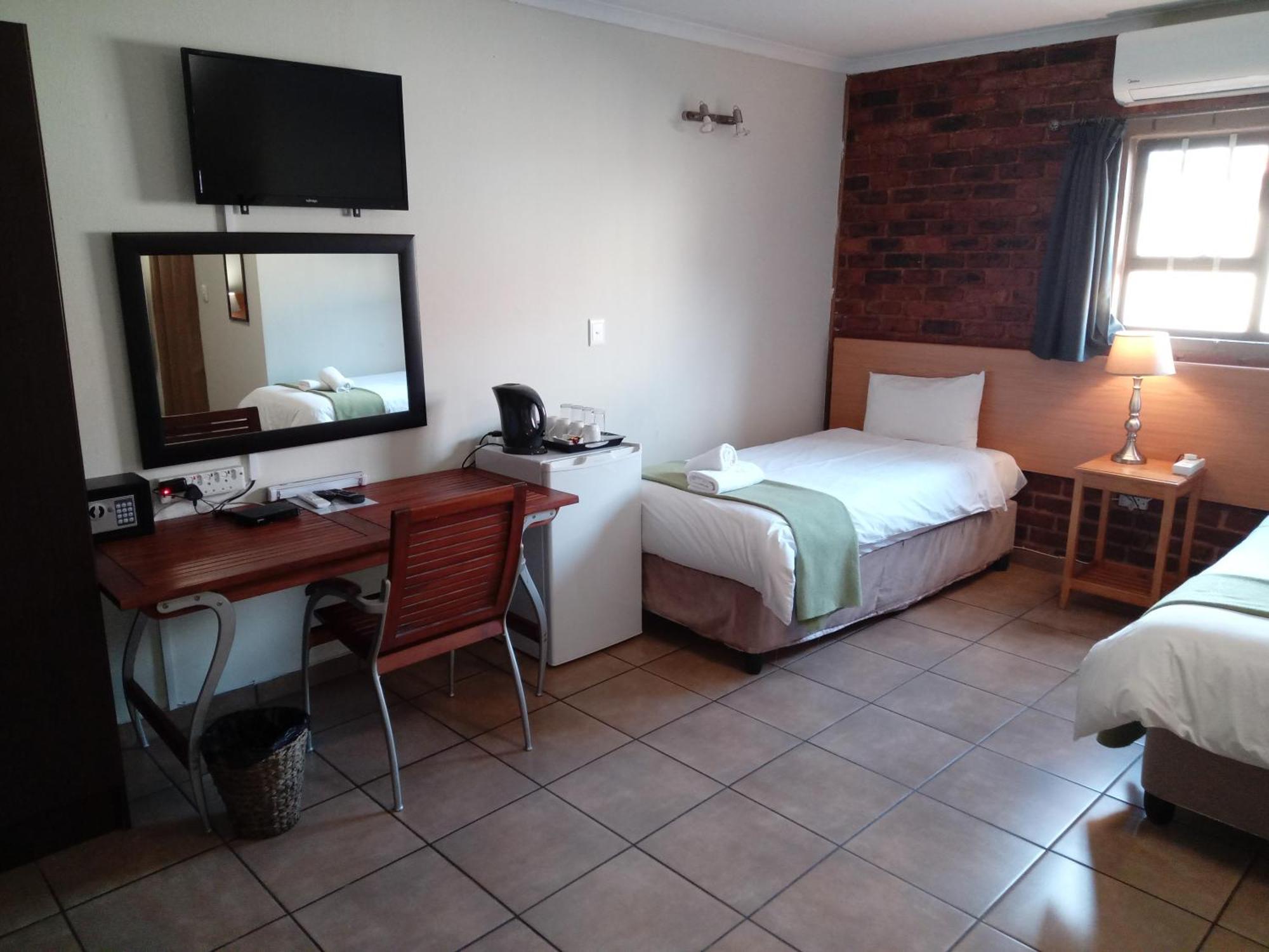 24 Onvrey 3 Star Guest House Boksburg Extérieur photo
