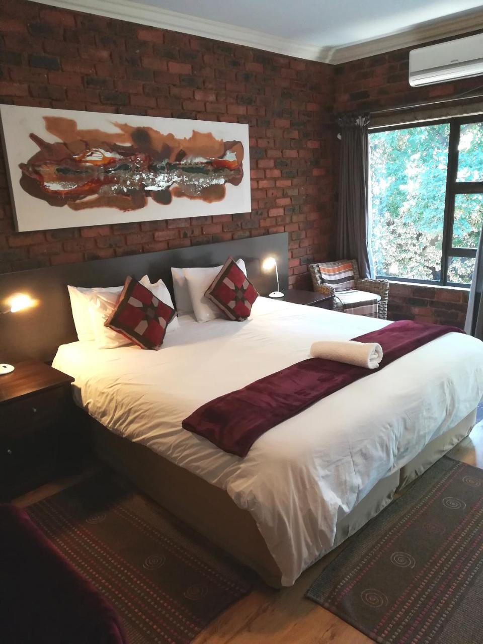 24 Onvrey 3 Star Guest House Boksburg Extérieur photo
