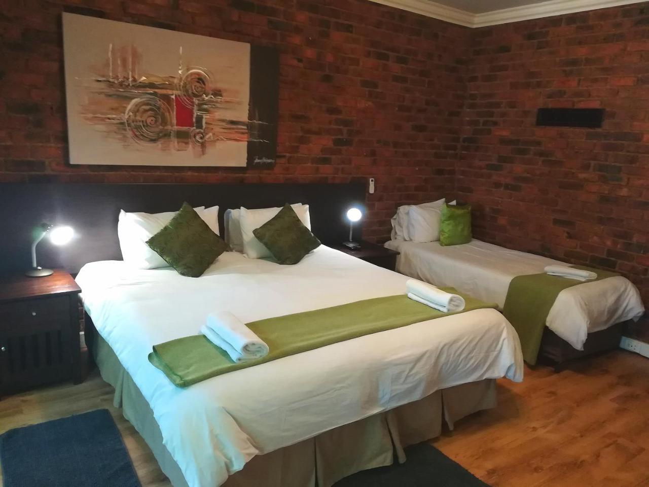 24 Onvrey 3 Star Guest House Boksburg Extérieur photo