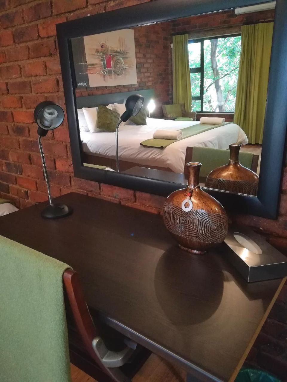 24 Onvrey 3 Star Guest House Boksburg Extérieur photo
