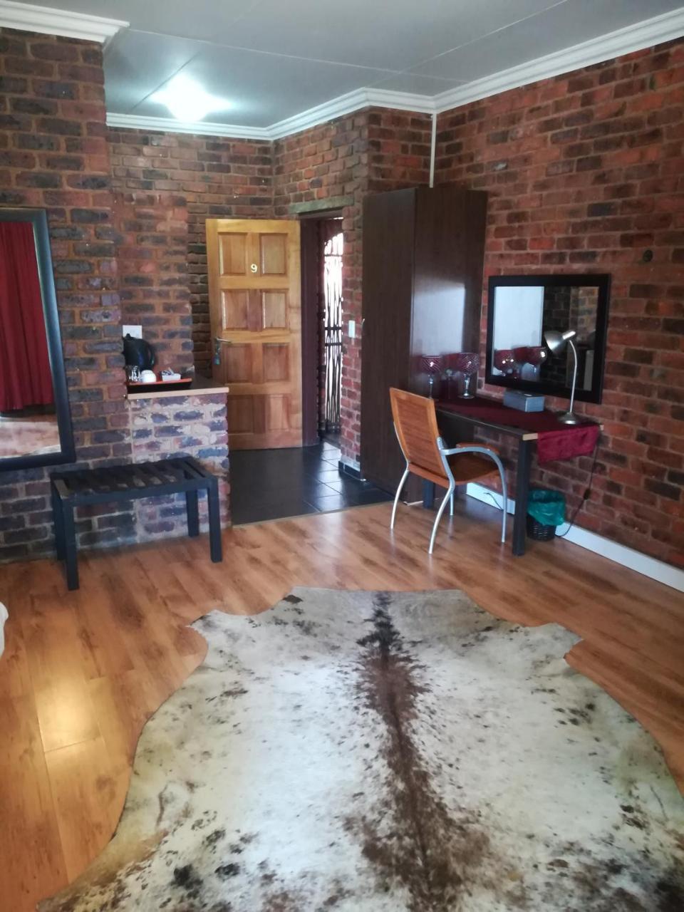 24 Onvrey 3 Star Guest House Boksburg Extérieur photo