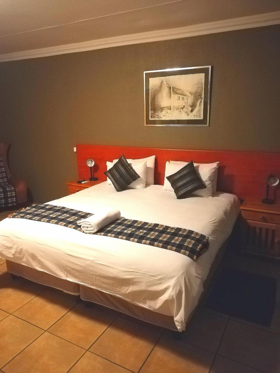 24 Onvrey 3 Star Guest House Boksburg Extérieur photo