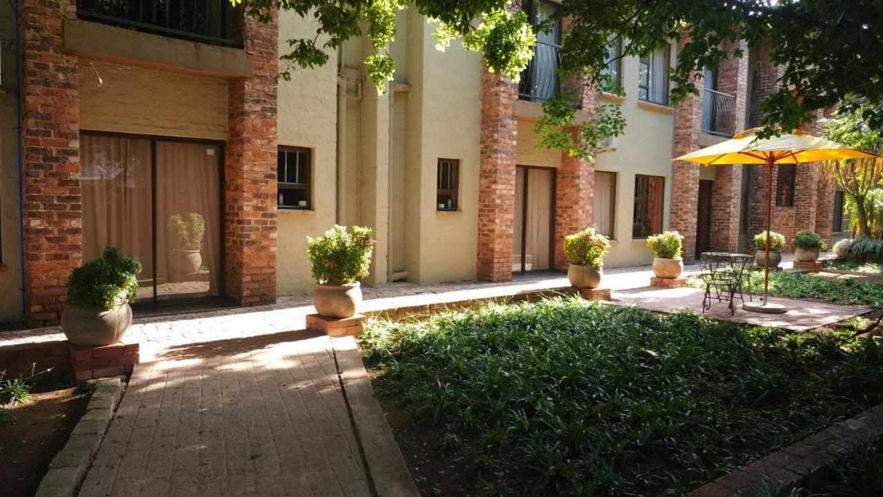 24 Onvrey 3 Star Guest House Boksburg Extérieur photo