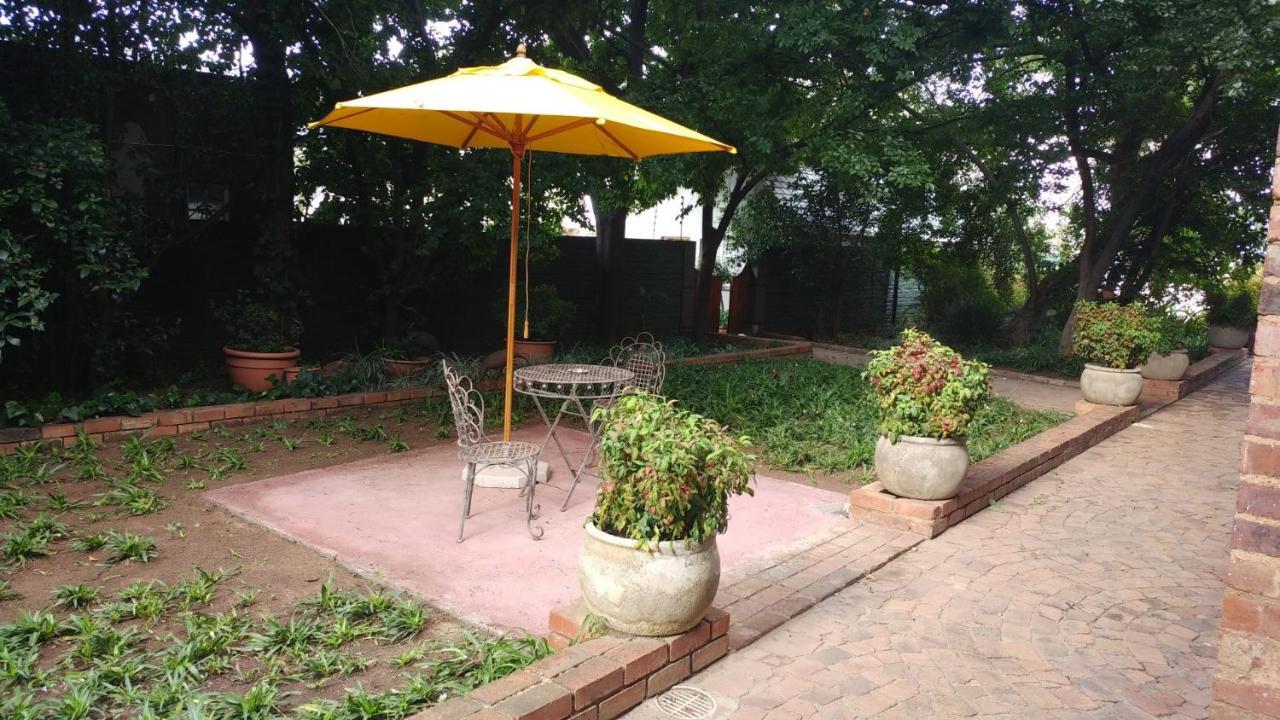 24 Onvrey 3 Star Guest House Boksburg Extérieur photo
